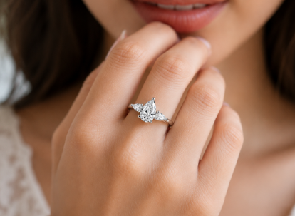 EVERLASTING Three Stone Pear Trilogy Moissanite Engagement Ring 3.0 CT