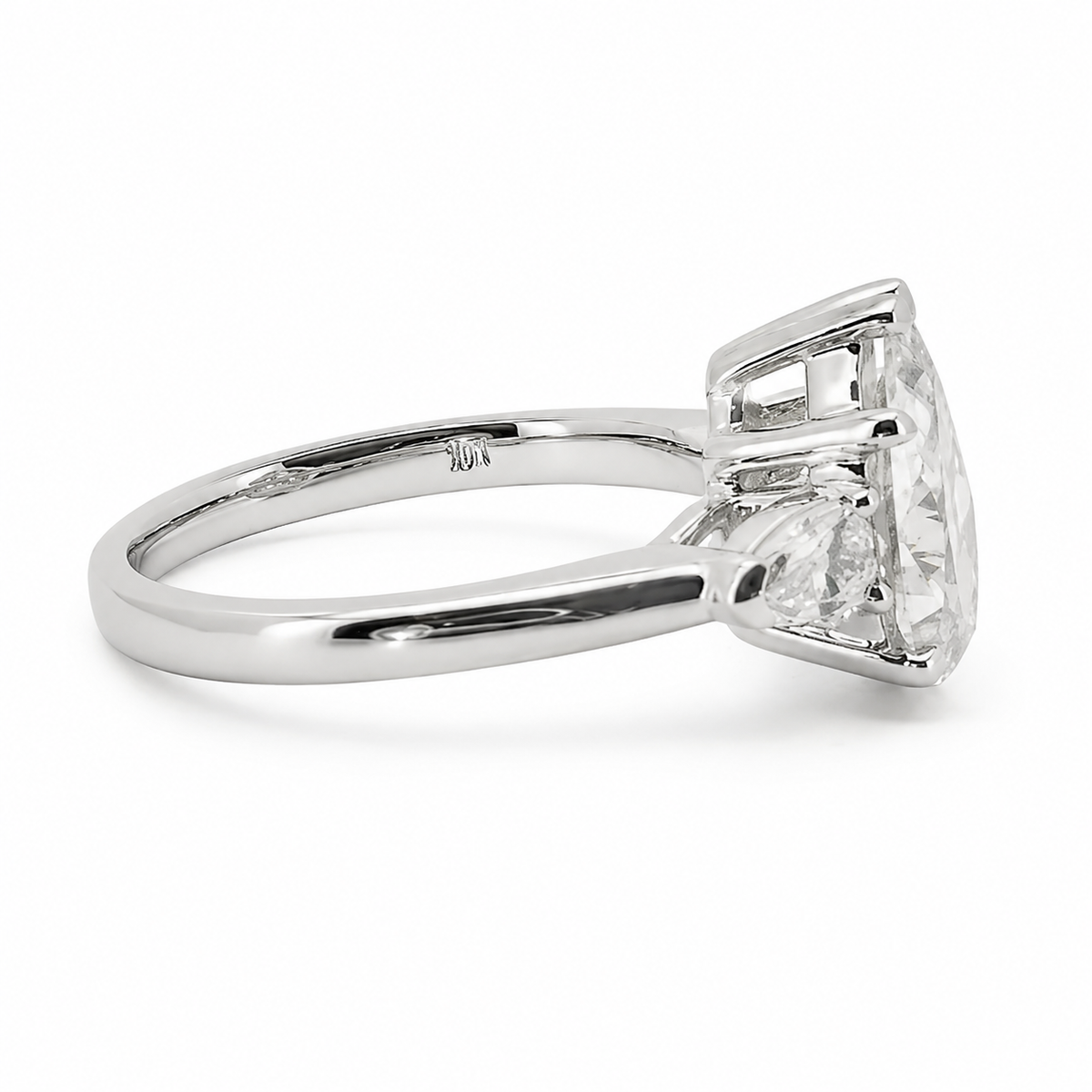 EVERLIGHT Three Stone Pear Trilogy Moissanite Engagement Ring 4.0 CT Micro-facets Unique Hybrid Cut