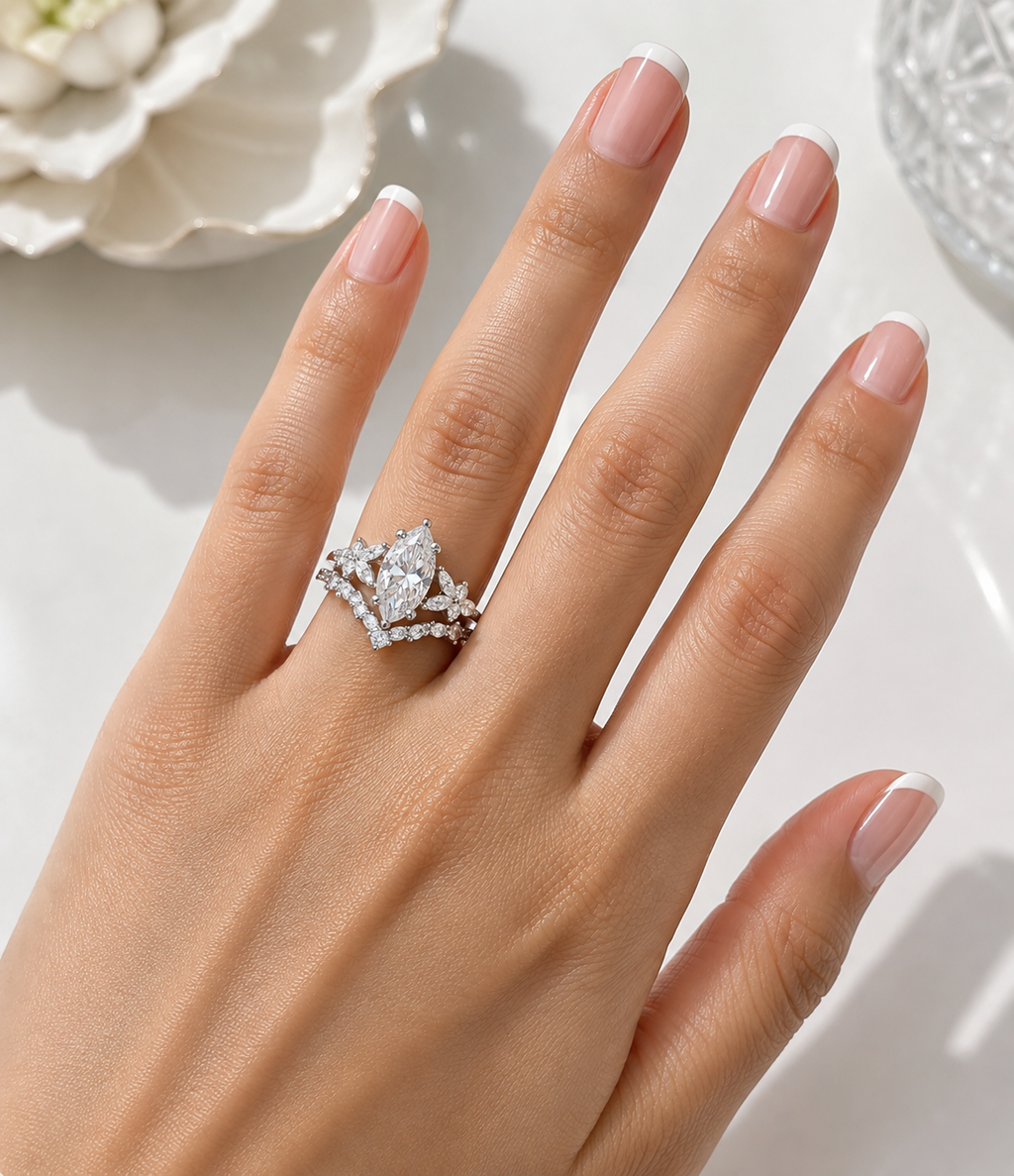 Elle Éternelle Fleur Marquise Bridal Set – Engagement Ring & Matching Wedding Band