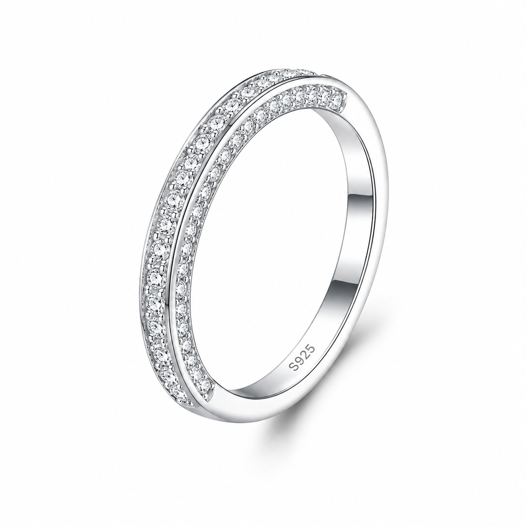 Elle Éternelle Éclat Round Moissanite Victoria Bridal Set – Engagement Ring & Matching Wedding Band