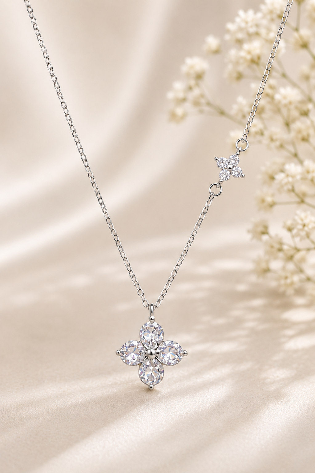 ETERNAL Floral Clover Necklace 0.5 or 1CT